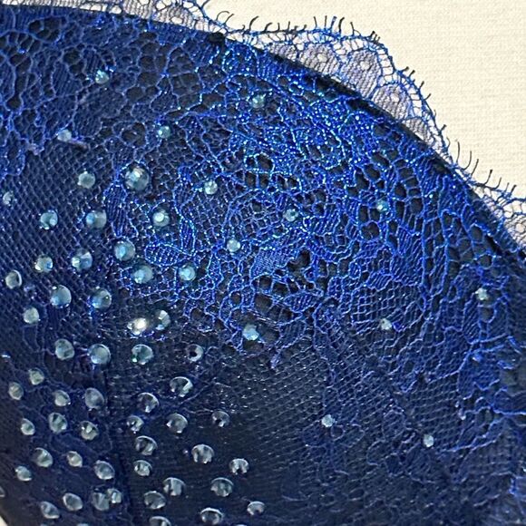 Victoria’s Secret Lightly Lined  Rhinestone Lace Balconette Bra in the Size 34DD - Picture 6 of 8